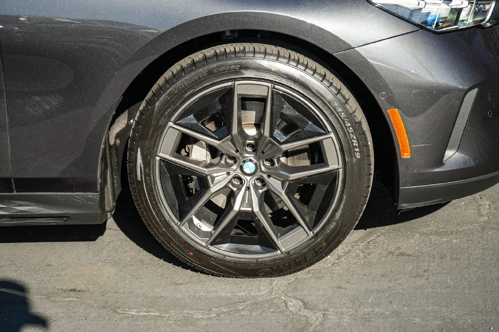 Used 2026 BMW 530i xDrive AWD/4WD image 9