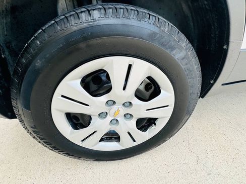 Used 2019 Chevrolet Trax LS w/ Tint and Cruise Package FWD image 24
