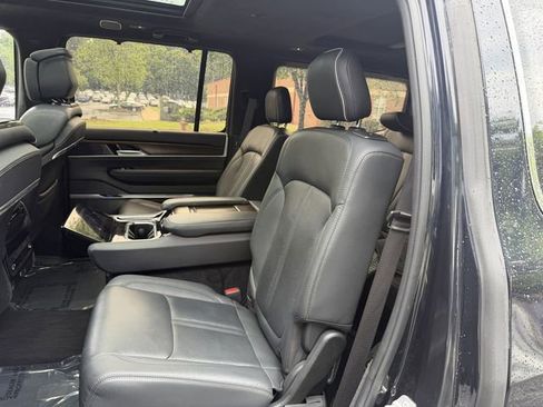 Used 2022 Jeep Grand Wagoneer Series II w/ Premium Group II AWD/4WD image 21