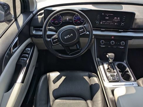 Used 2024 Kia Carnival LX FWD image 15