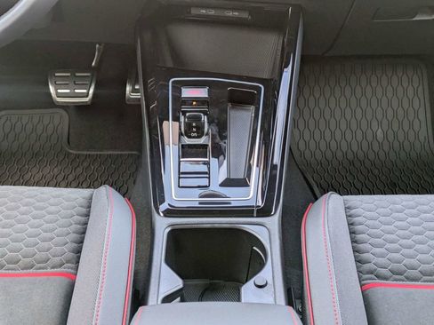 Certified 2026 Volkswagen GTI SE FWD image 20