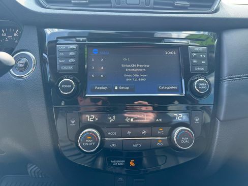 Used 2017 Nissan Rogue SL w/ SL Premium Package AWD/4WD image 14