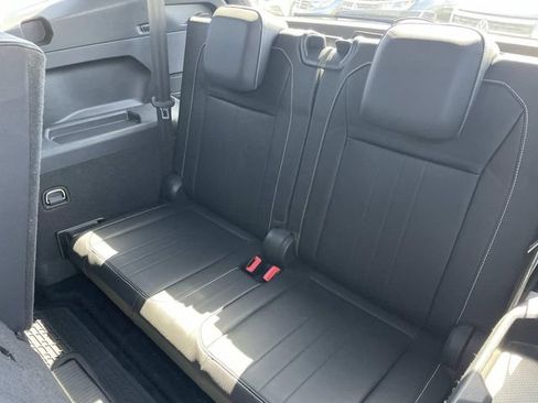 Used 2023 Volkswagen Tiguan SE R-Line image 25