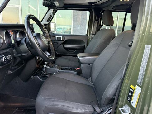 Used 2021 Jeep Gladiator Willys image 27