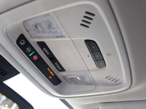 Used 2019 Chevrolet Traverse LT FWD image 30