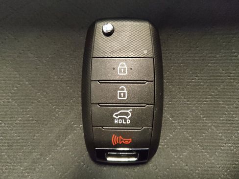 Used 2020 Kia Sorento LX FWD image 32