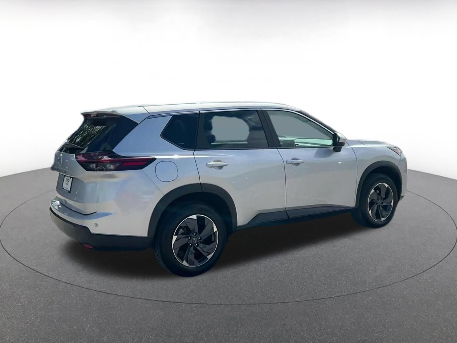Used 2025 Nissan Rogue SV FWD image 14