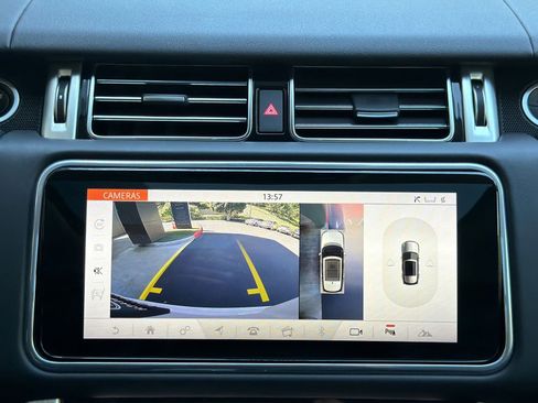 Used 2018 Land Rover Range Rover HSE image 25