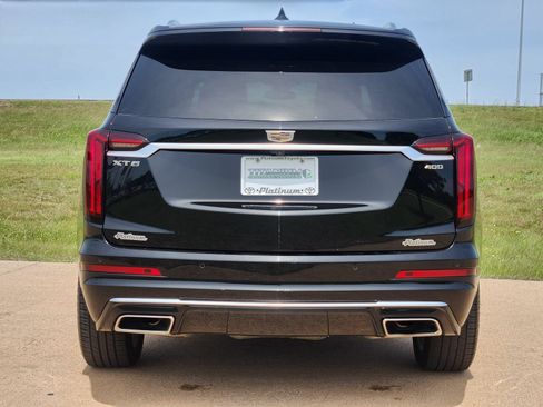 Used 2023 Cadillac XT6 Premium Luxury FWD image 8