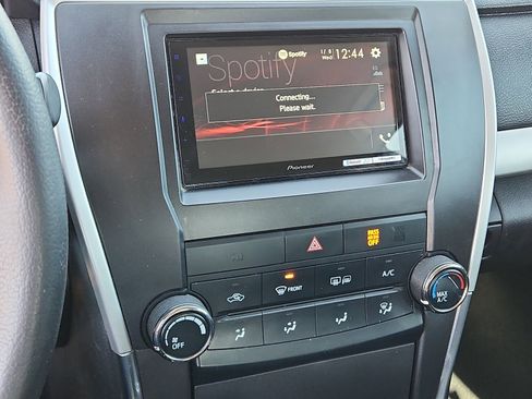 Used 2016 Toyota Camry XLE image 14