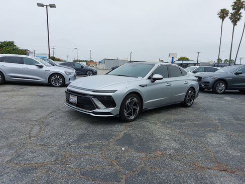 Used 2024 Hyundai Sonata SEL w/ Convenience Package FWD image 2