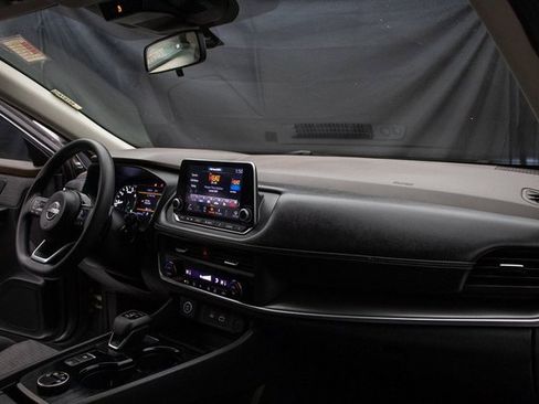 Used 2023 Nissan Rogue SV image 15