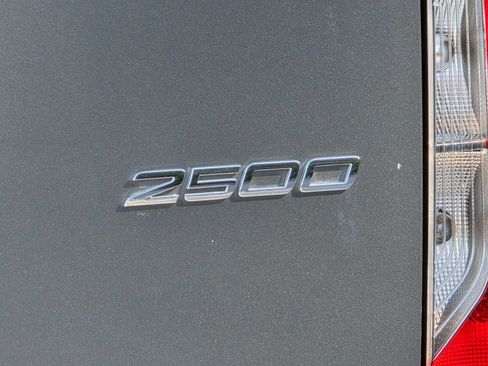 Used 2019 Mercedes-Benz Sprinter 2500 image 34