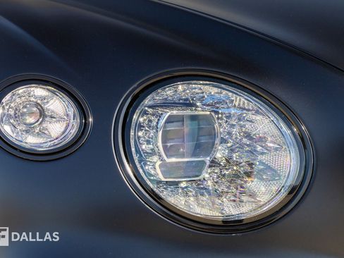 Used 2022 Bentley Continental GT image 5