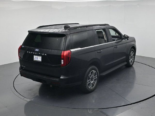 Certified 2025 Ford Expedition Active AWD/4WD image 45
