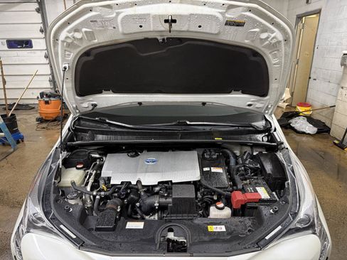 Used 2016 Toyota Prius Two image 29