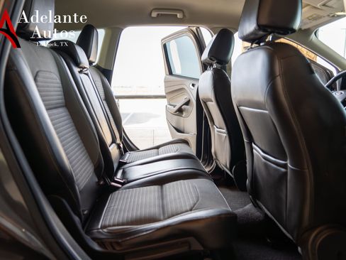 Used 2017 Ford Escape SE image 11