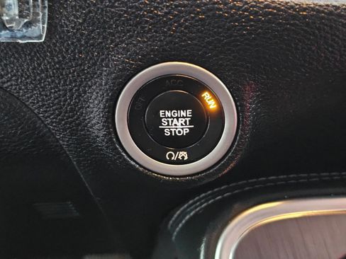 Used 2018 Dodge Challenger R/T image 16