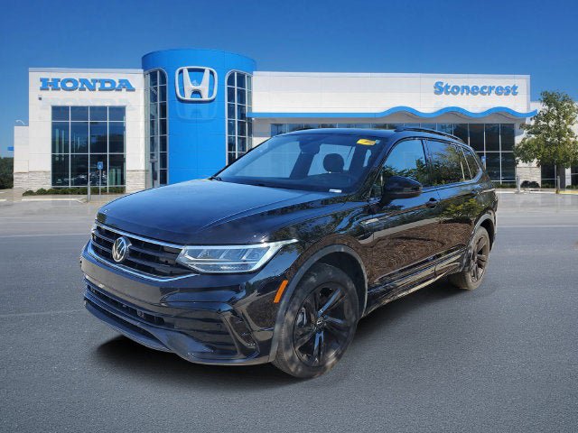 Used 2024 Volkswagen Tiguan SE R-Line AWD/4WD image 4