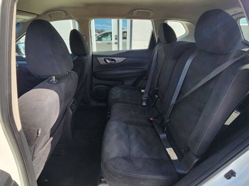 Used 2016 Nissan Rogue S FWD image 17