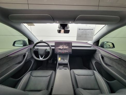Used 2026 Tesla Model Y Long Range image 17