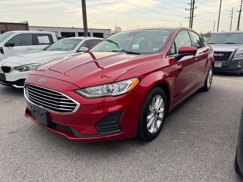 Used 2020 Ford Fusion SE image 6