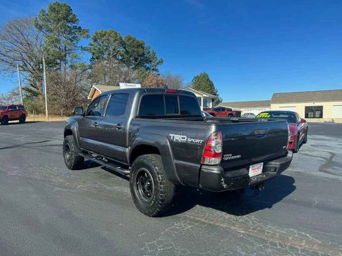 Used 2015 Toyota Tacoma TRD Pro image 3