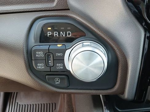 Used 2025 RAM 1500 Laramie AWD/4WD image 44