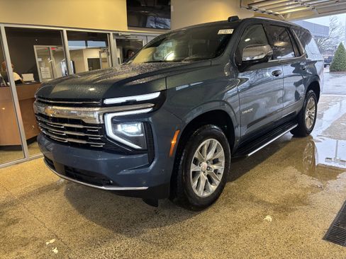 Used 2025 Chevrolet Tahoe Premier image 3