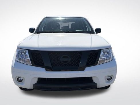 Used 2021 Nissan Frontier SV w/ Midnight Edition Floor Mats image 11