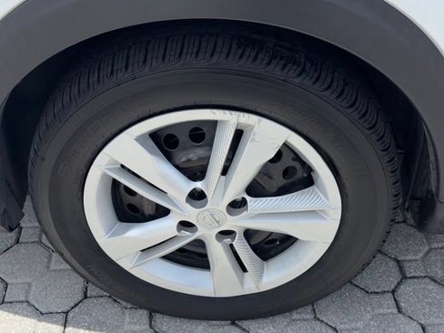 Used 2021 Nissan Kicks S FWD image 16