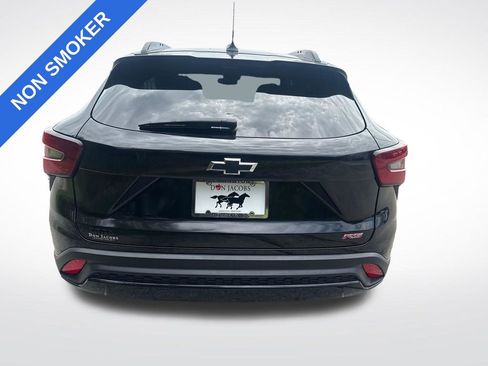 Used 2024 Chevrolet Trax RS w/ Sunroof Package FWD image 4