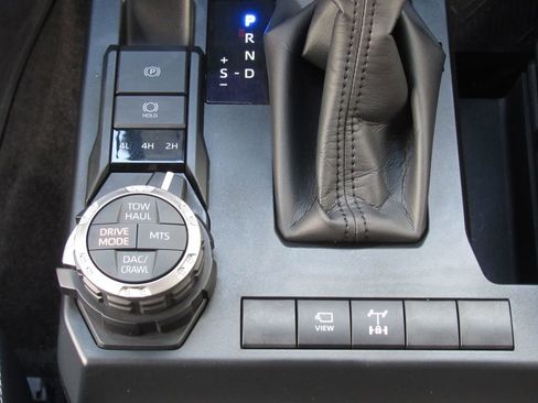 Certified 2025 Toyota 4Runner TRD Off-Road Premium image 33