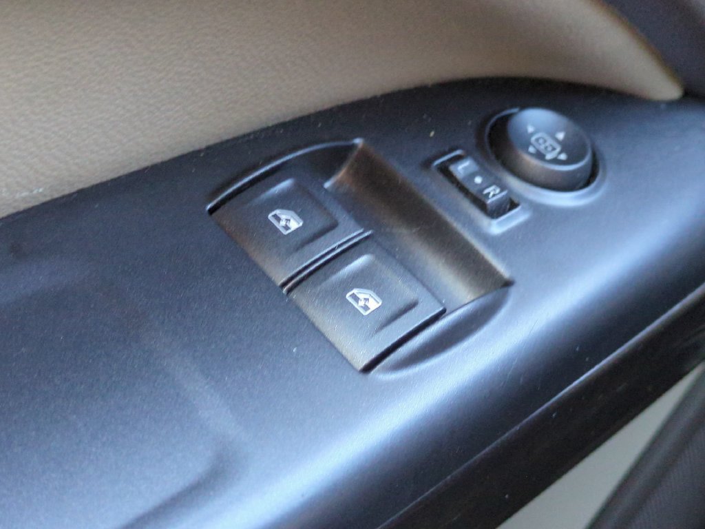 Used 2015 GMC Canyon SLT w/ Driver Alert Package AWD/4WD image 24