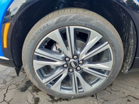 New 2025 Cadillac Optiq Luxury 2 AWD/4WD image 7