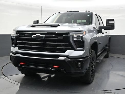 Used 2026 Chevrolet Silverado 2500 LTZ w/ Trail Boss Package AWD/4WD image 8