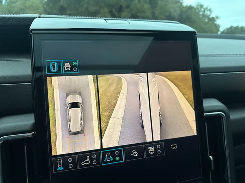 Used 2025 GMC Yukon Denali w/ Denali Reserve Package image 55