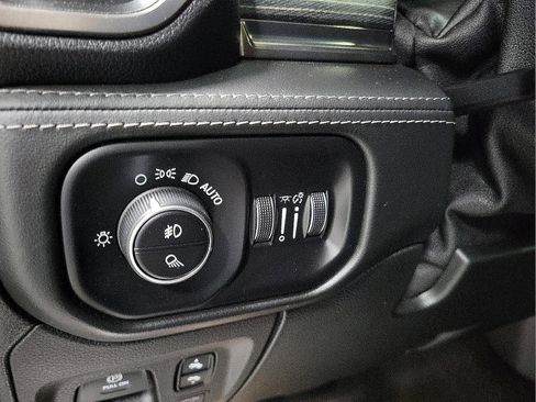 Used 2020 RAM 1500 Limited image 11