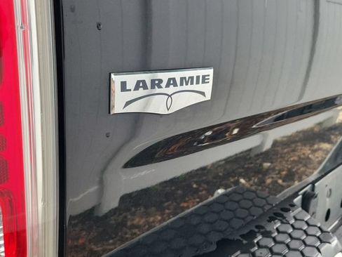 Used 2015 RAM 1500 Laramie AWD/4WD image 11