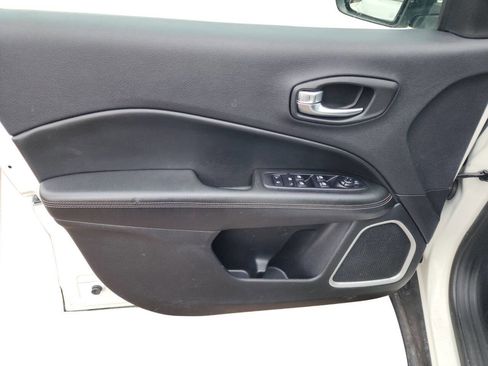 Used 2020 Jeep Compass Latitude w/ Cold Weather Group image 18