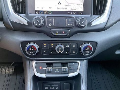Used 2023 GMC Terrain SLT w/ Infotainment Package II AWD/4WD image 26