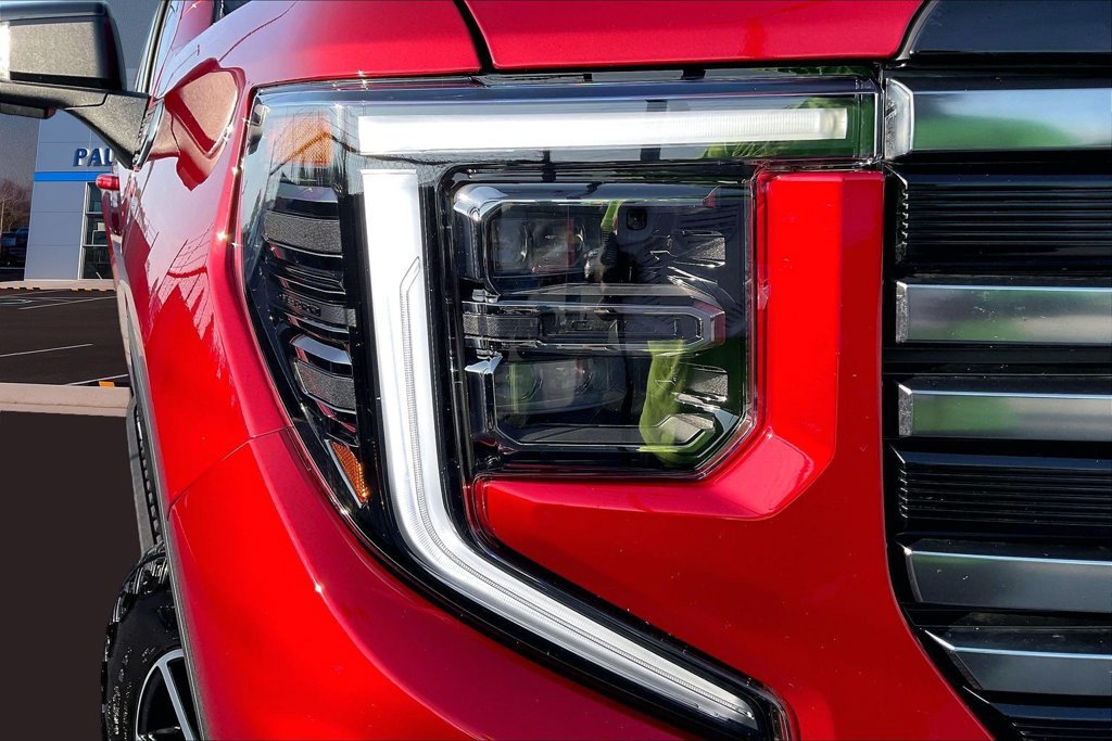 Used 2025 GMC Sierra 1500 AT4 w/ AT4 Premium Package AWD/4WD image 33