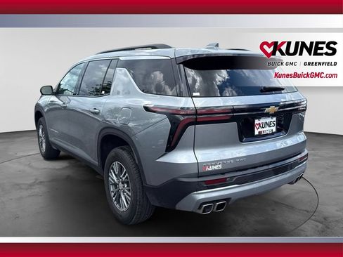 Used 2024 Chevrolet Traverse LT AWD/4WD image 9