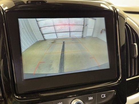 Used 2019 Chevrolet Traverse LT image 41