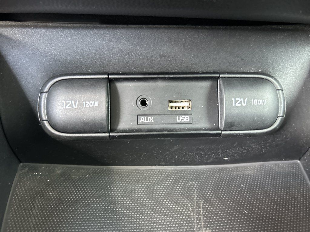 Used 2018 Kia Soul FWD image 26