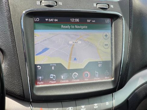 Used 2019 Dodge Journey Crossroad w/ Nav & Sun Group FWD image 4