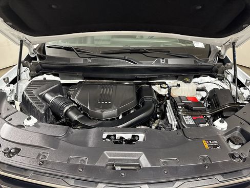 Used 2025 Chevrolet Traverse LT FWD image 29