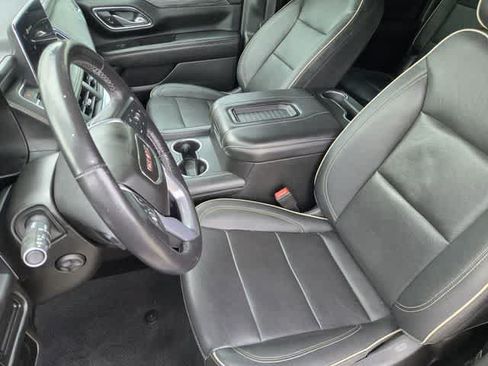 Used 2022 GMC Yukon XL SLT w/ SLT Premium Package AWD/4WD image 9