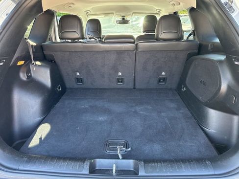 Used 2020 Jeep Cherokee Limited AWD/4WD image 14