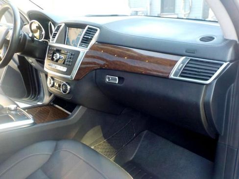 Used 2013 Mercedes-Benz GL 450 4MATIC w/ Premium 2 Pkg image 26